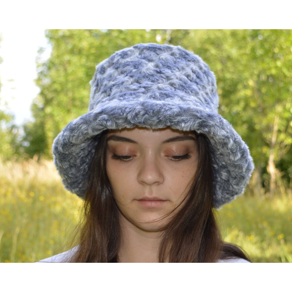 Faux fur bucket hat for women. Fluffy gray hat. Luxury fashion furry hat.  Cute fuzzy bucket hats. Astrakhan bucket hat.