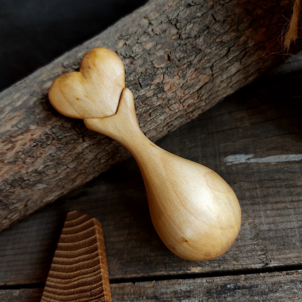 Handmade wooden scoop from willow wood with heart at the handle - 03