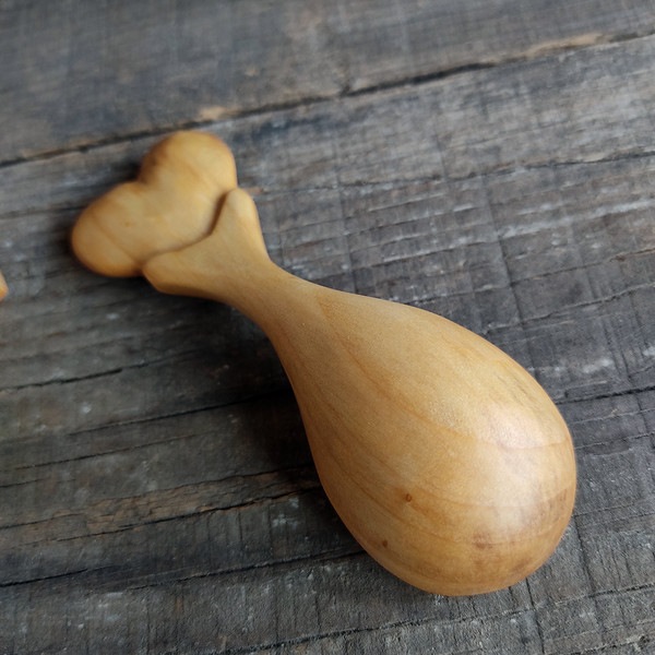 Handmade wooden scoop from willow wood with heart at the handle - 05