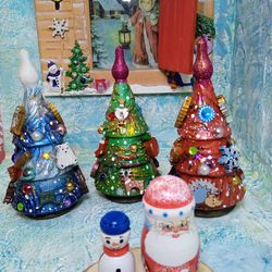 Christmas decor tree. fireplace decoration.Three dolls. Nesting.Free deliveryChristmas decor.