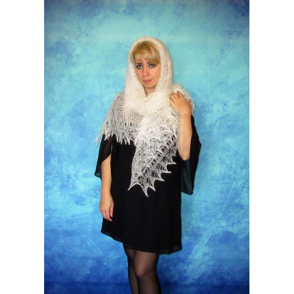 white orenburg shawl, hand knit shawl, warm kerchief, wool wrap.JPG