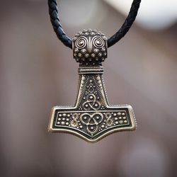Mjolnir Thor Hammer pendant. Massive viking scandinavian necklace. Replica. Pagan mascot. Man present. Heavy jewelry