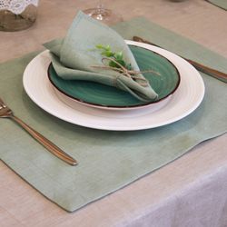 Mint green linen placemats set / custom cloth placemats / fabric modern table mat / natural placemats gift