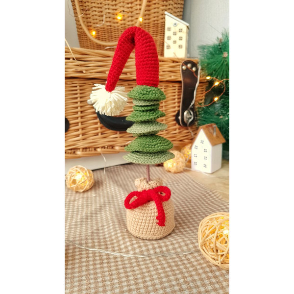 Christmas tree in cap amigurumi 3.jpg