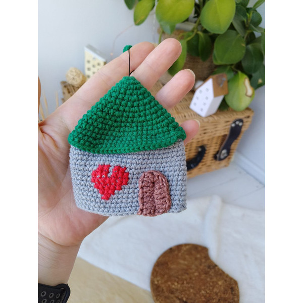 Amigurumi Keychain Home crochet pattern 4.jpg