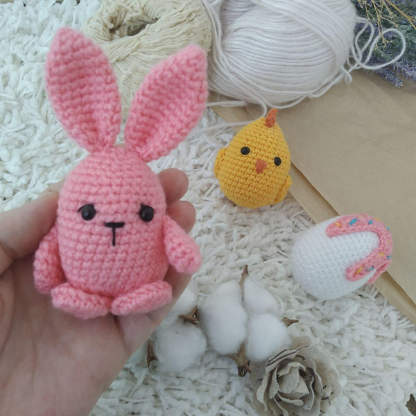 Amigurumi chiken, bunny and egg crochet pattern 4.jpg