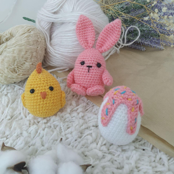 Amigurumi chiken, bunny and egg crochet pattern.jpg