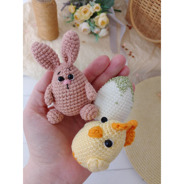 Amigurumi chiken, bunny and egg crochet pattern 5.jpg