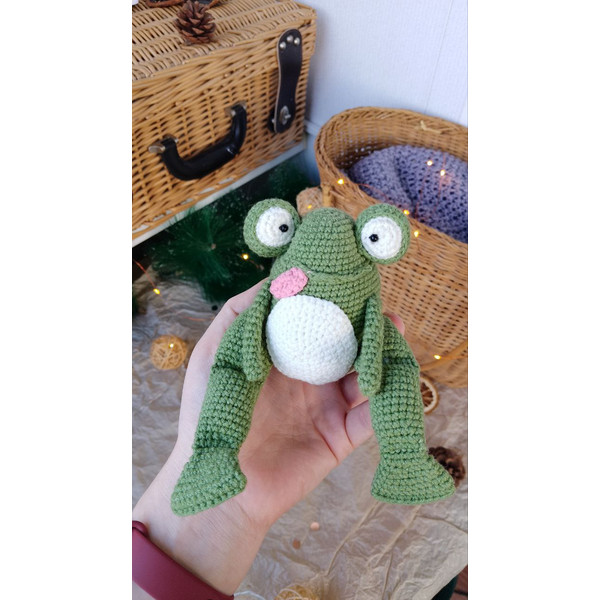Amigurumi Frog Crochet Pattern 6.jpg