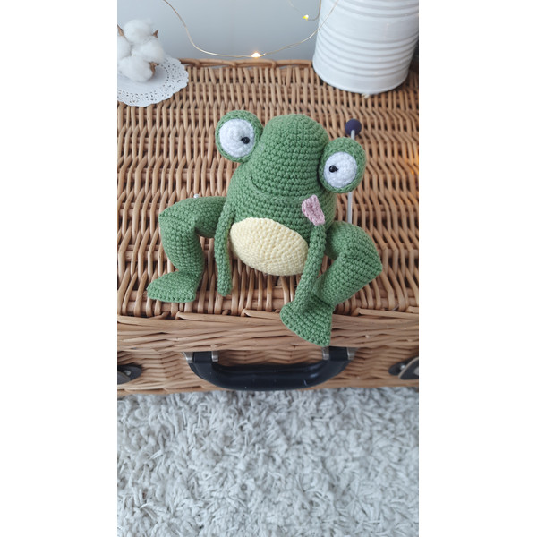 Amigurumi Frog Crochet Pattern 7.jpg