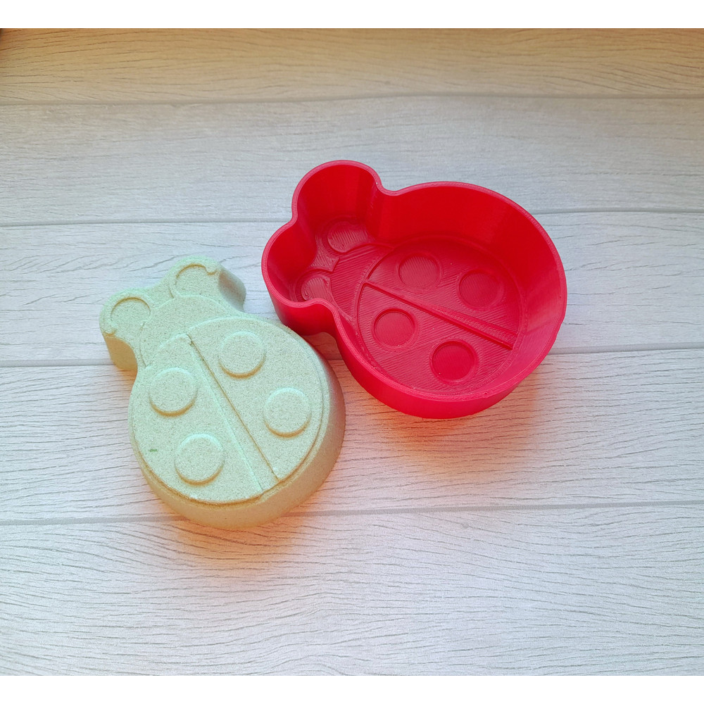Ladybug Bath Bomb Mold 3D model