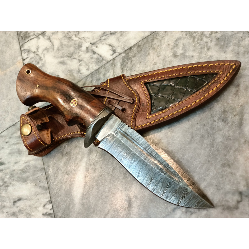 10" Inch Handmade Damascus Steel Hunting knife Handle Deer Antler leather Sheath Handle and Clip, Hand forged Damascus