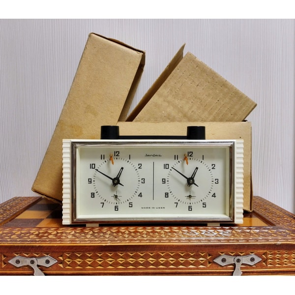RARE SOVIET CHESS Clock Wood (Jantar-1960's) - Works perfectly EUR 445,00 - FR RARE SOVIET CHESS Clock Wood (Jantar-1960's) - Works perfectly EUR 445,00 - FR