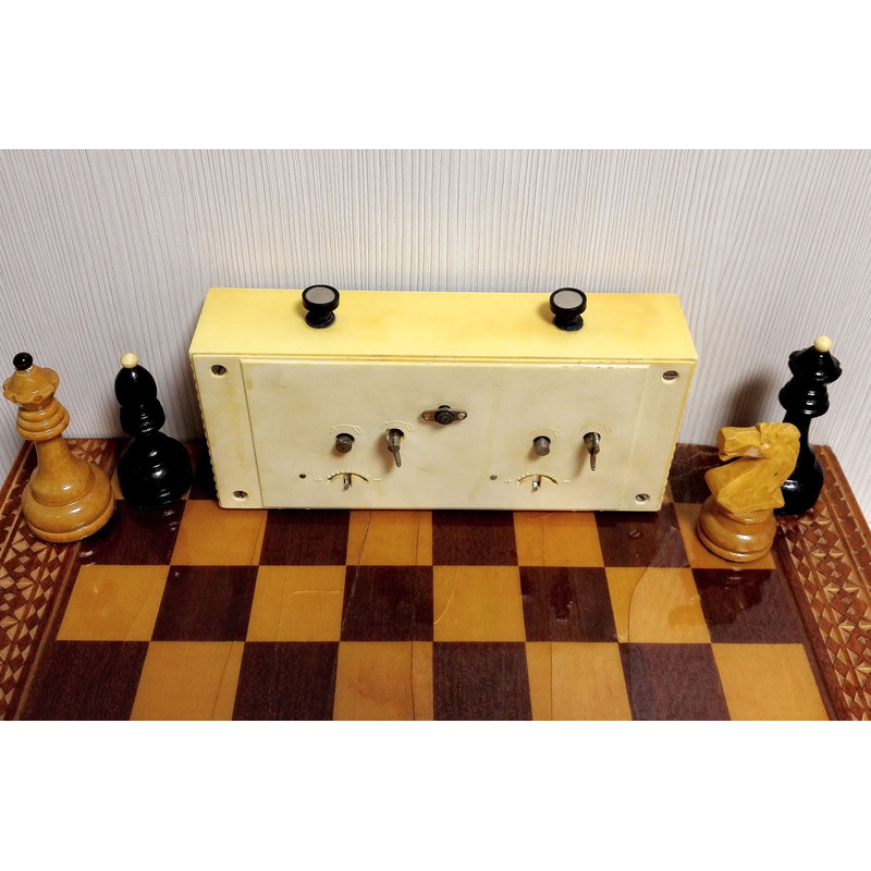 old-wooden-chess.jpg