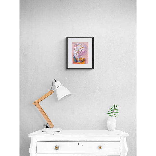 Classic_chest_of_drawers_with_lamp_and_plant.jpg
