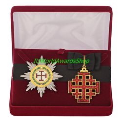 Badge and star of the Order of the Holy Sepulcher in a gift box. Vatican. Dummies, copies