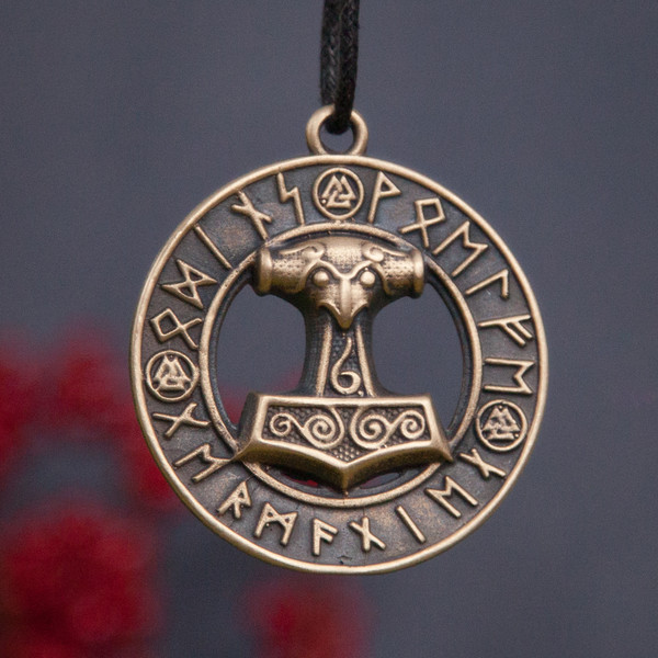 Thor-hammer-necklace