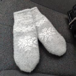 Gray wool mittens, Mittens with snowflake, Winter women's fluffy mittens