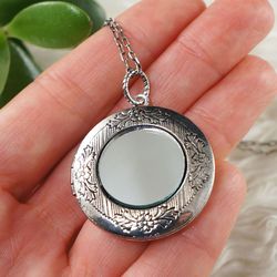 Evil Eye Glass Mirror Charm Photo Locket Necklace Amulet Round Silver Locket Keepsake Pendant Necklace Jewelry Gift 7122
