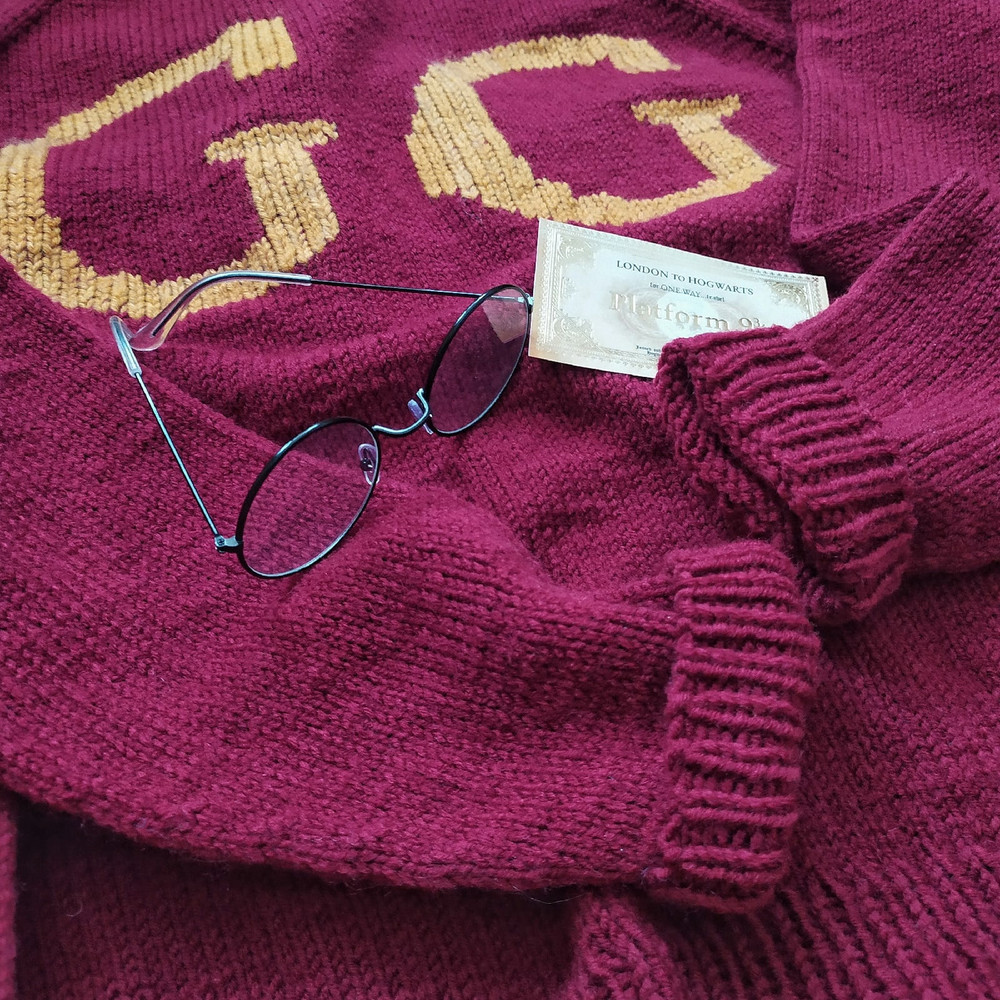 Sweater whith letter