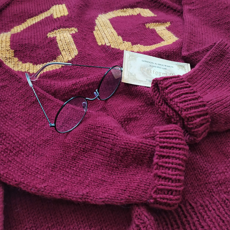 Sweater whith letter