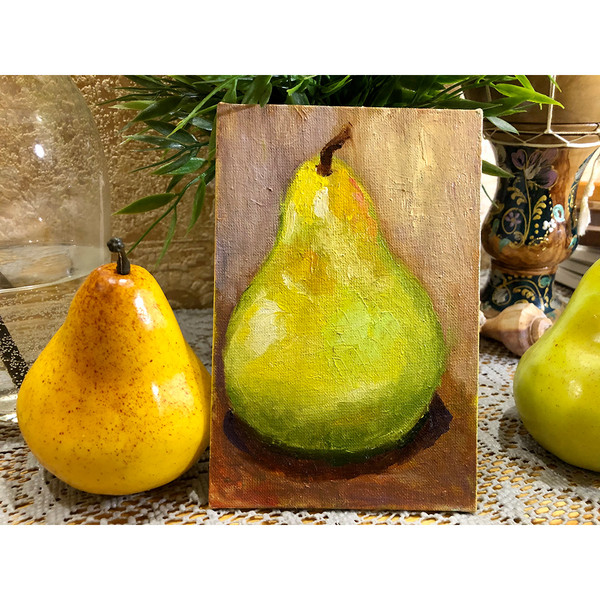 yellow and green pears