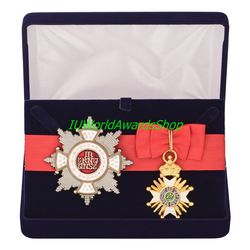 Badge and star of the Order of St. Hubert in a gift box. Bavaria. Dummies, copies