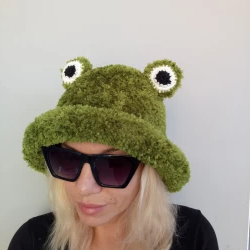 Frog Bucket Hat Crochet Frog Hat Green Frog Crochet Knit Frog Hat Faux Fur Bucket Hat Custom Bucket Hat cute Bucket hat