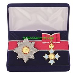 Badge and star of the Order of the British Empire in a gift box. Great Britain. Dummies, copies