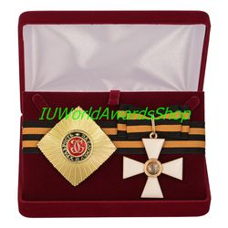 Badge and star of the Order of St. George in a gift box. Russian empire. Dummies, copies