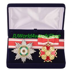 Badge and star of the Order of St. Stanislaus in a gift box. Russian empire. Dummies, copies