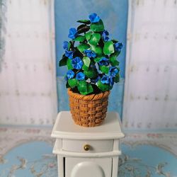 Plant in flowerpots for a dollhouse .1:12 scale.