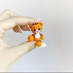 CROCHET PATTERN TINY TIGER