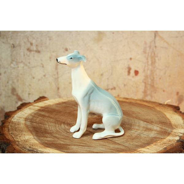 Figurine grey greyhound