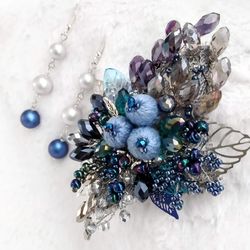 Handmade beaded brooch flower blue berry, one of a kind jewelry, flower brooch, leaf brooch, swarovski pearls earrings,