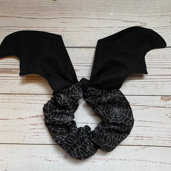 Halloween-bat-wings-scrunchie-hair-tie-goth-accessory-girls-women-Halloween-party-gift-spooky-set-spyder-web.jpg