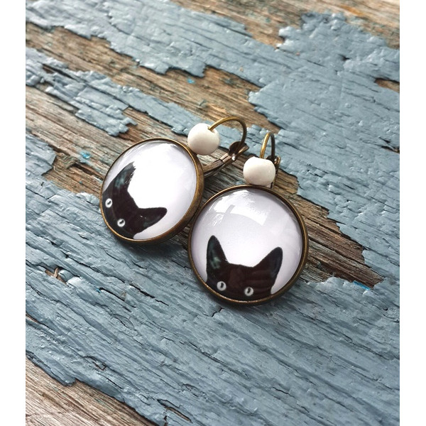 Black cat earrings dangle -2.jpg