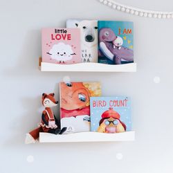 Shelf for kids room, Wavy nursery Shelf, Wooden Floating Shelf, Shelf with Curved Ledge