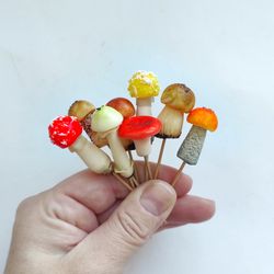 Set 6/8 pc realistic mushrooms Terrarium decor kit Tiny mushrooms Fairy garden