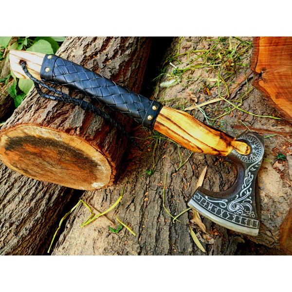 Handmade Steel Tomahawk Axe Throwing Viking Hunting axes.jpeg