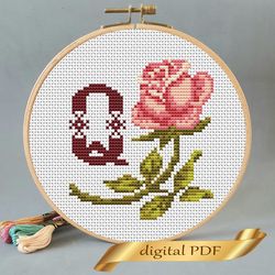 Floral letter Q pdf cross stitch Flower monogram alphabet easy embroidery