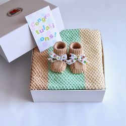 Best gift pregnant friend, daughter, sister. Baby shower gift ideas. Pregnant women gift box. Expecting parents gift