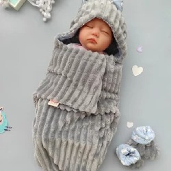 Baby swaddle blanket boy_3.jpeg