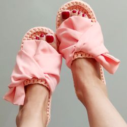 women's house slippers. size 7 guest slippers bridesmaids slippers