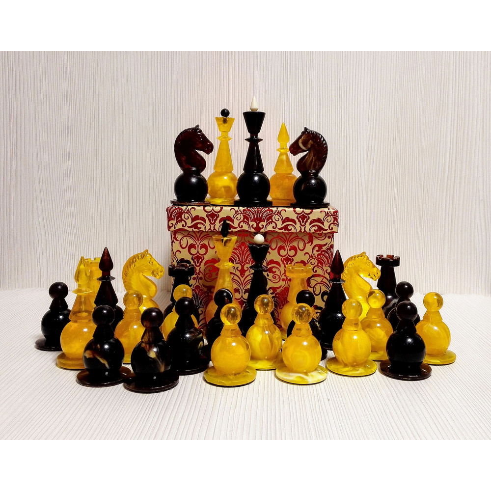 large-soviet-amber-chess.jpg