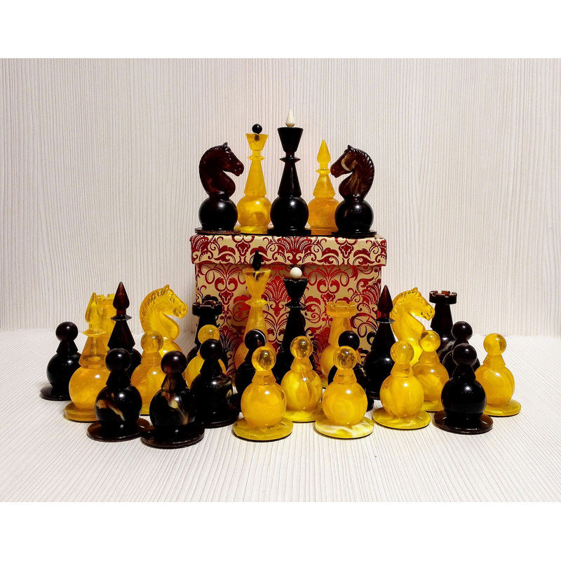 large-soviet-amber-chess.jpg