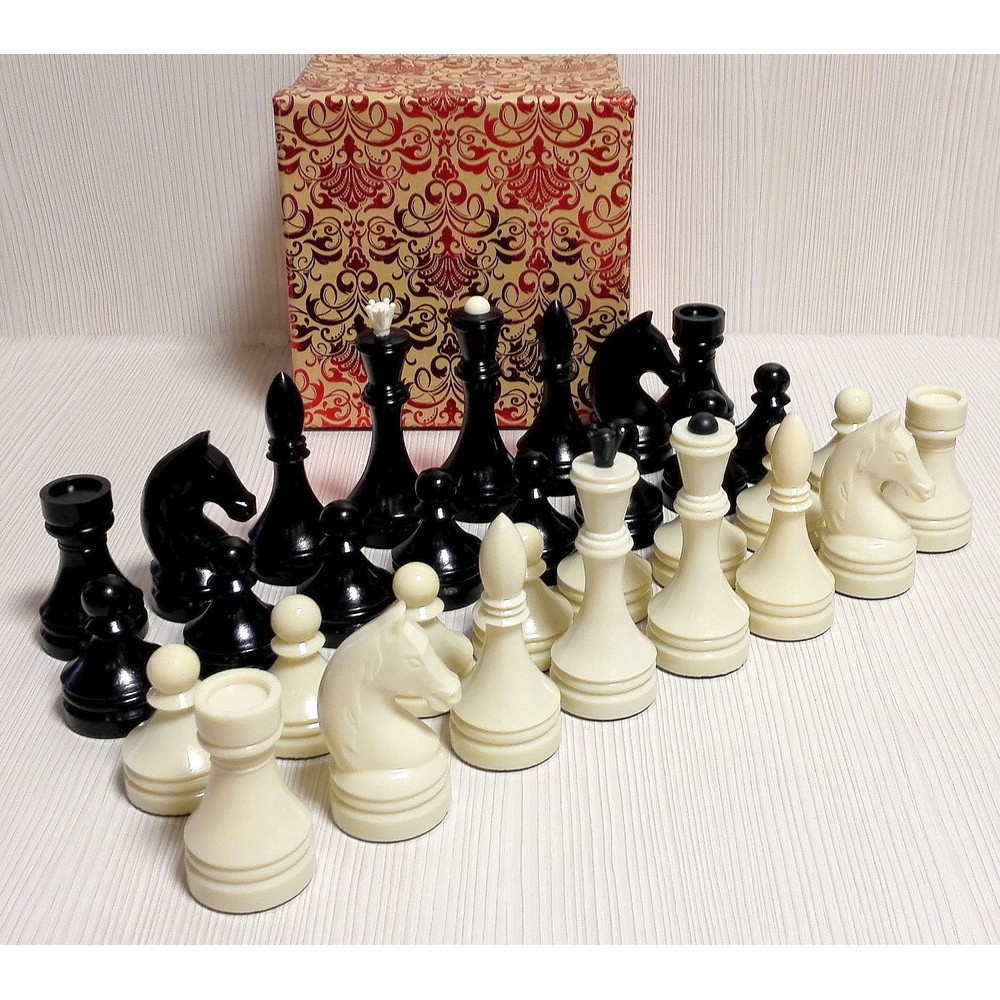 bakelite-collectible-chess.jpg