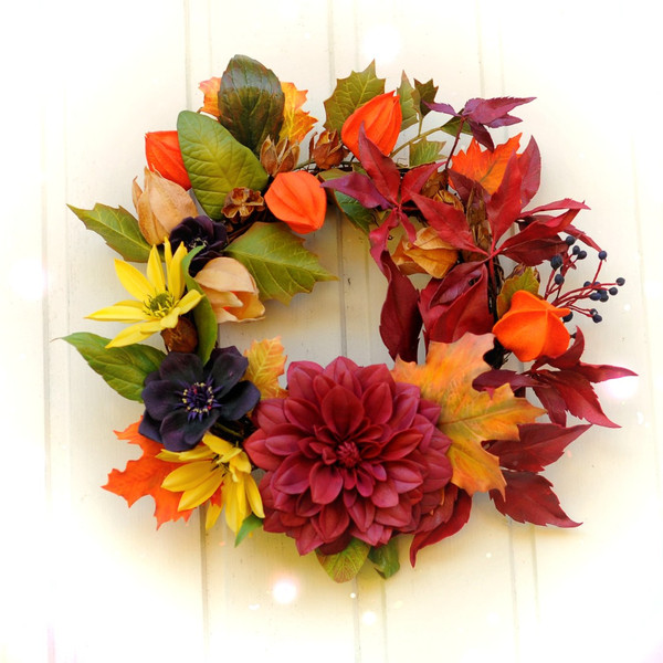 Autumn wreath for front door.jpg