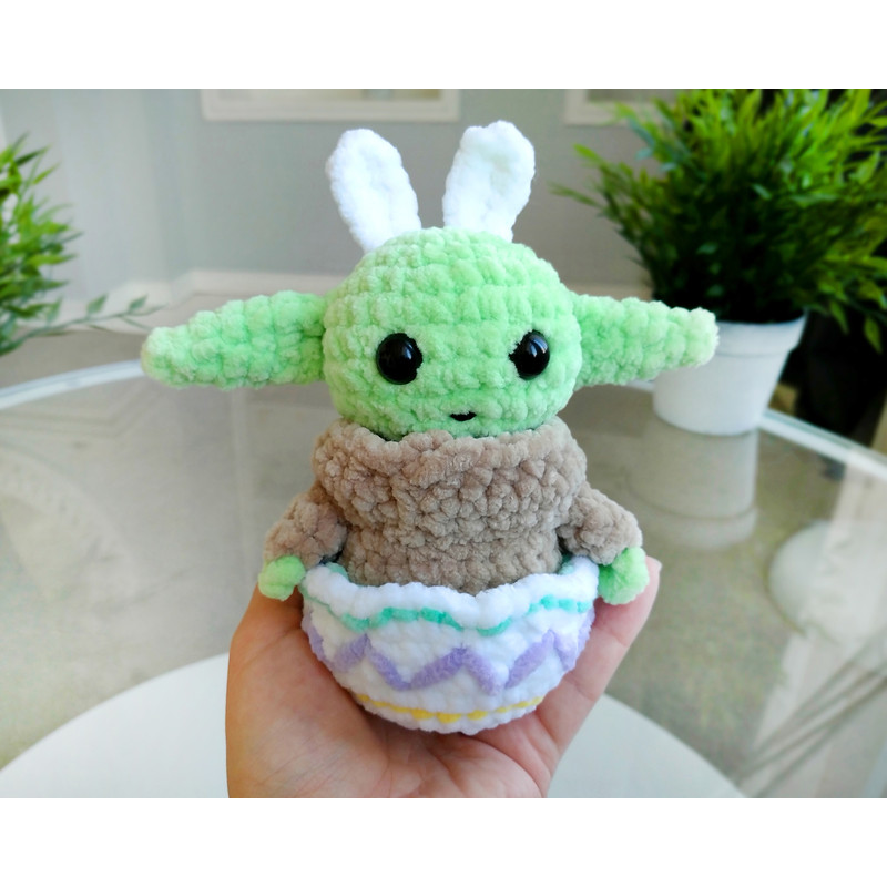 baby-yoda-easter-amigurumi-crochet-pattern (3).jpg