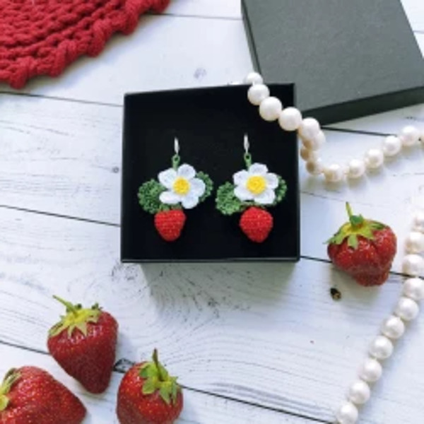 Strawberry Earrings Crochet PATTERN